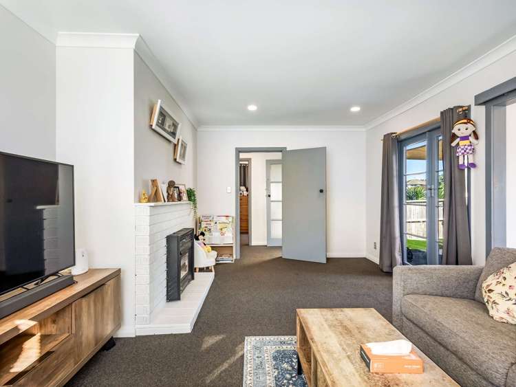 1009 Kauri Street Mahora_13