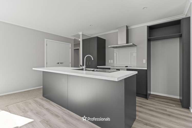 38 Harry Martin Lane Wainuiomata_6