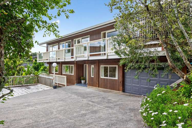 20 Colmar Road Mellons Bay_1