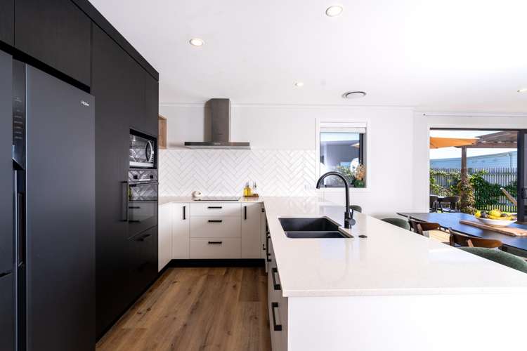 16 Tunarau Street Raglan_13