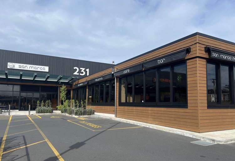 231 Archers Road_0