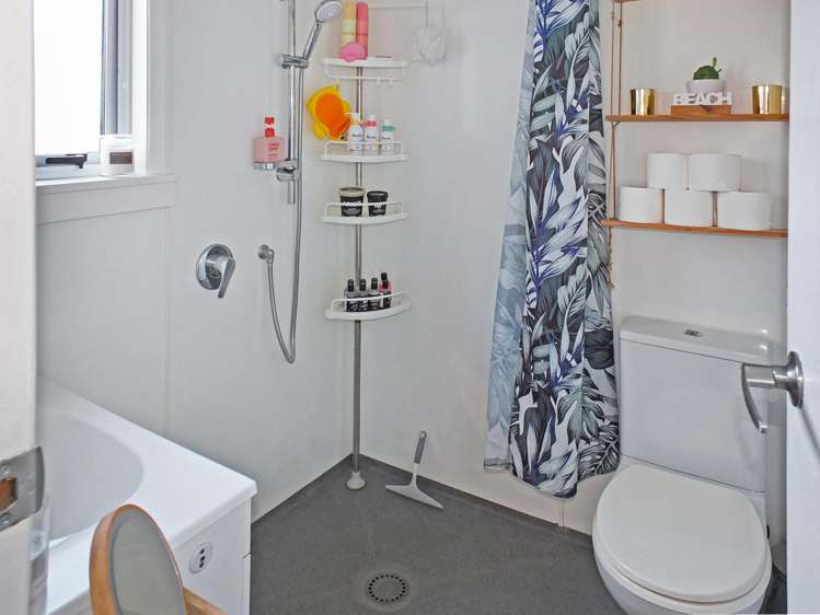 5 Huia Street Foxton Beach_18