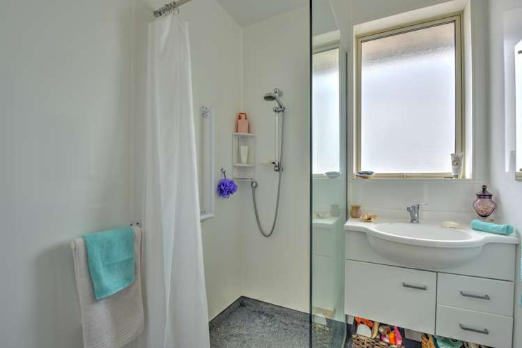 12 Charles Street Gore Surrounds_8