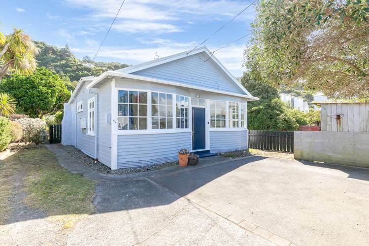174 Queens Drive Lyall Bay_24