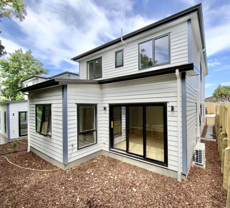 113A Luke Street East 10057_17