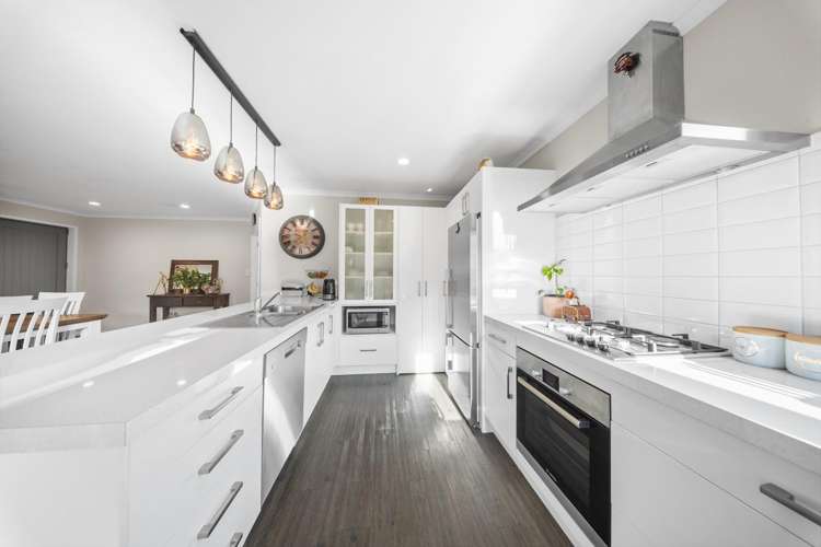 2 Ballintoy Park Drive Welcome Bay_5