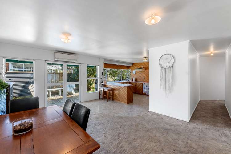 63a Beach Road Pahurehure_3