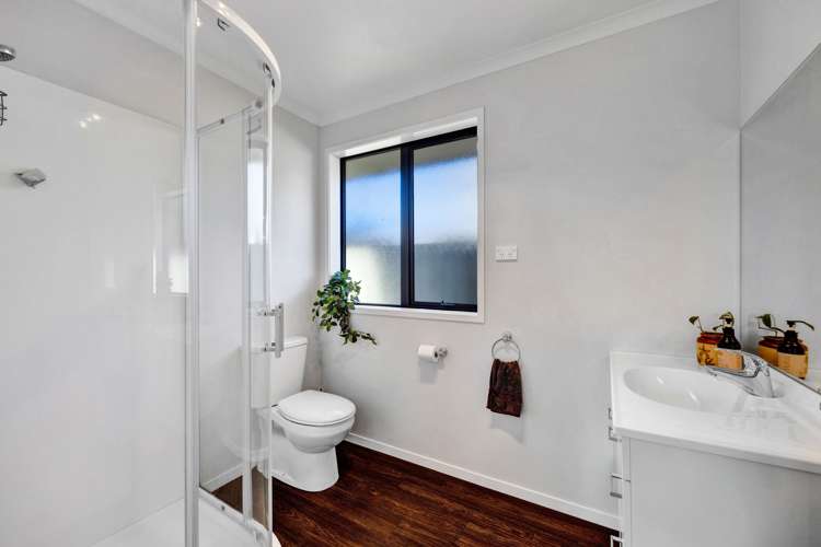 513 Richmond Road Lepperton_13