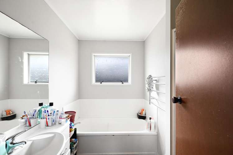 21 Cypress Crescent Pukete_9