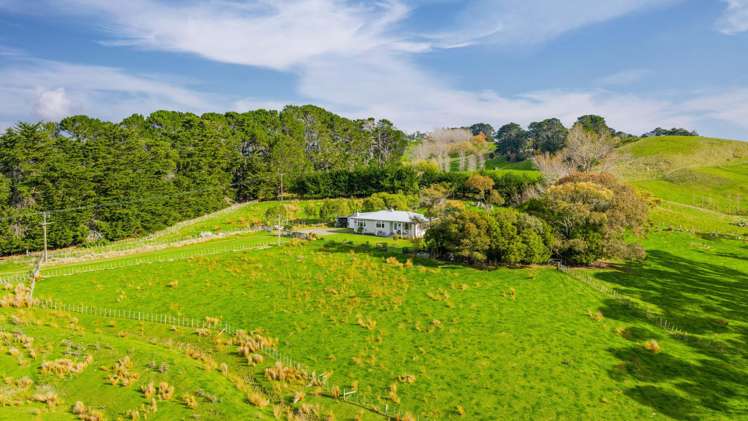 711 Blackhead Road Porangahau_24