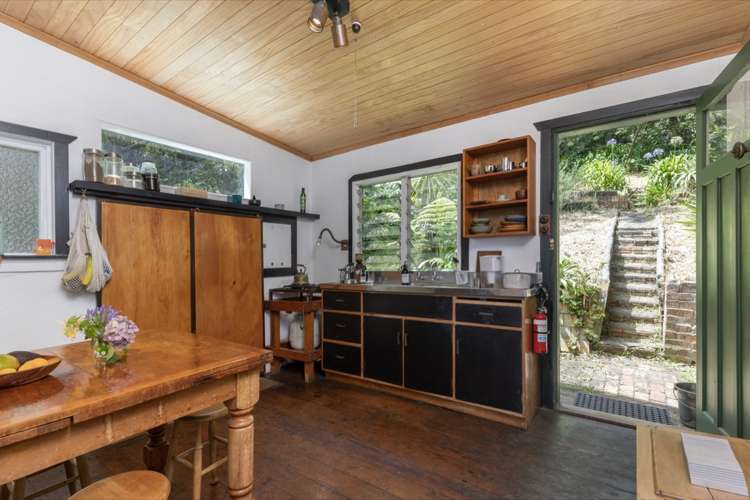 58 Seaview Road Piha_9