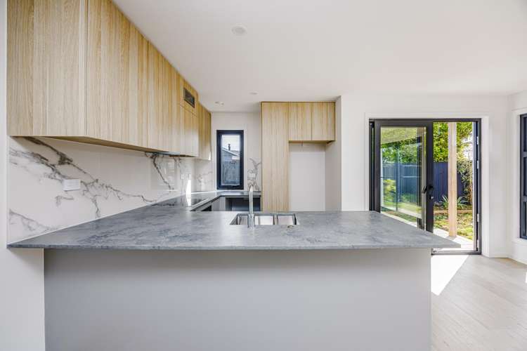 15 Kaaramuramu Lane Mangere Bridge_17