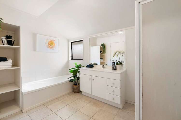 2/49 Selwyn Crescent Forrest Hill_13