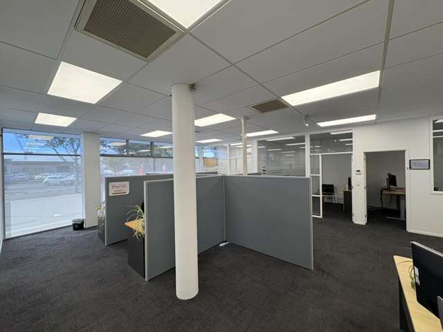 Unit A, 141 Cameron Road City Centre_3