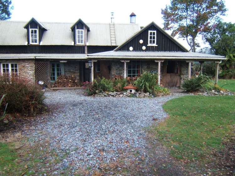 158 Atarau Road Atarau_0