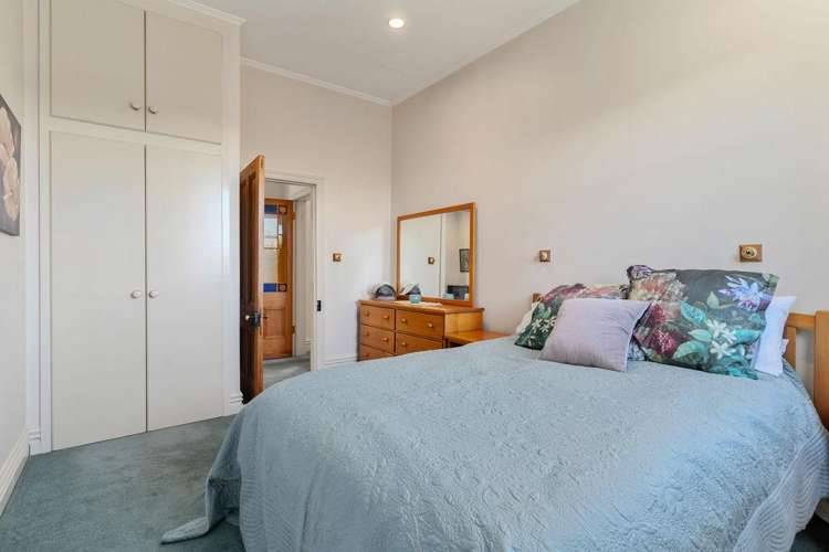 218 High Street South Carterton_16