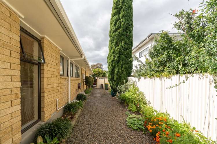 528 Grey Street Hamilton East_19