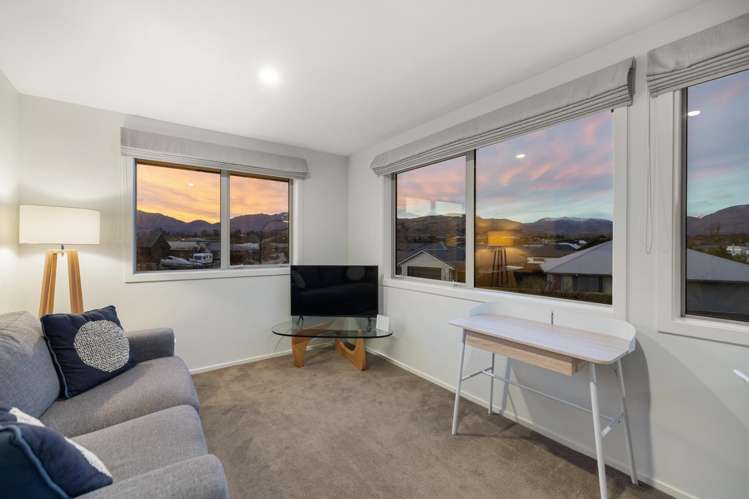 42 Myles Way Lower Shotover_21