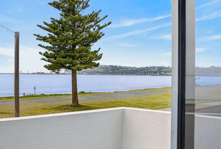 34 The Esplanade Westshore_14