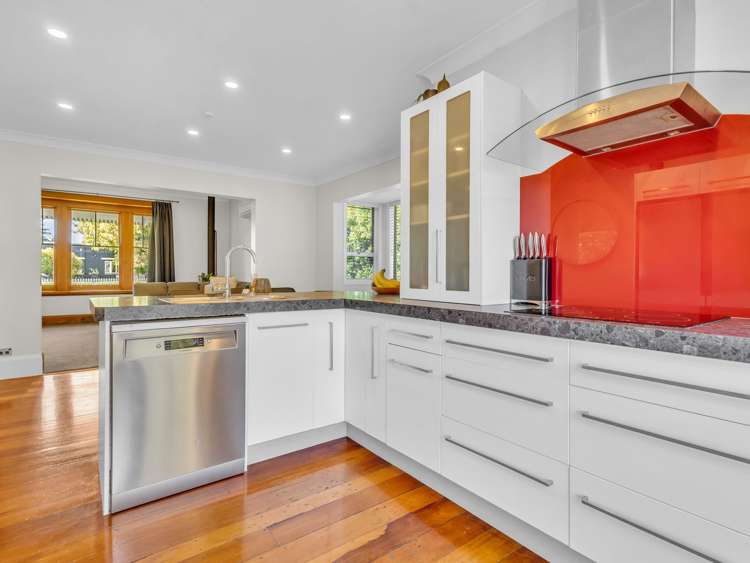 1106 Caroline Road Mayfair_8