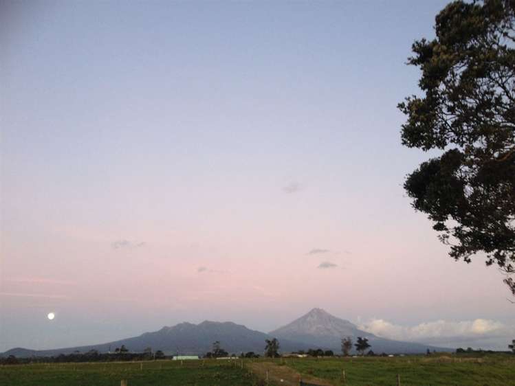 7506 South Road Okato_23