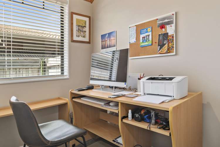 25 Manor Park Drive Pyes Pa_16