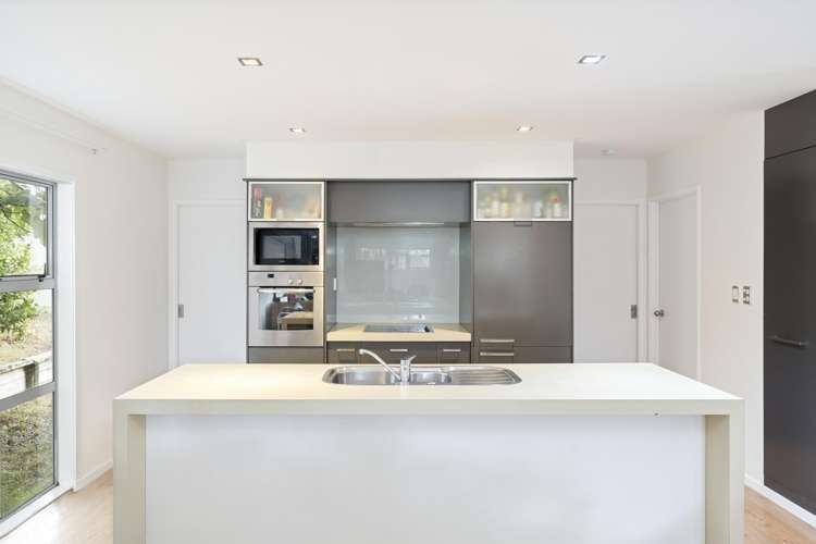 8 Roy Maloney Drive Henderson Heights_7