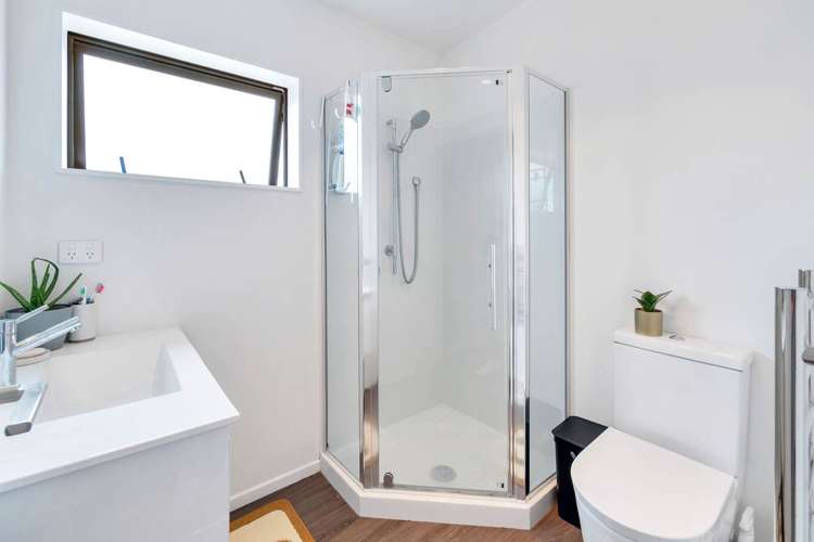 4337 Great North Road Glendene_15