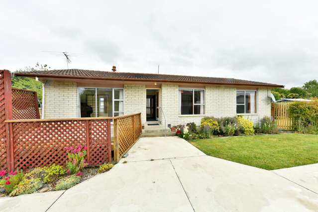 31 Denniston Crescent Redwood_1