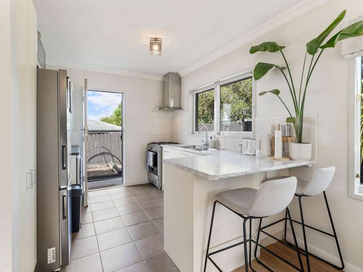 1/1 Broadview Place Howick_3