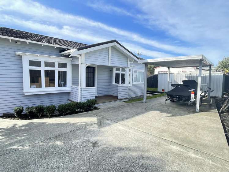 B/2 Neil Avenue Te Atatu Peninsula_14