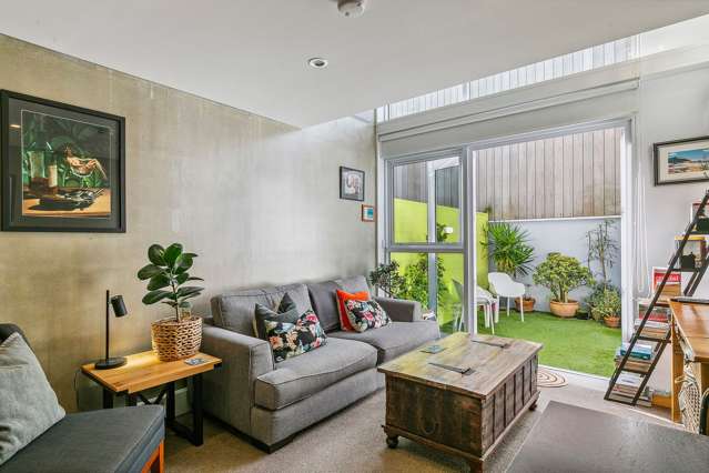 Short-Term Luxury in Te Aro – Just Bring Your Bag