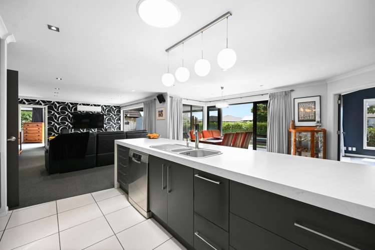 2 Ebony Court Rototuna North_9