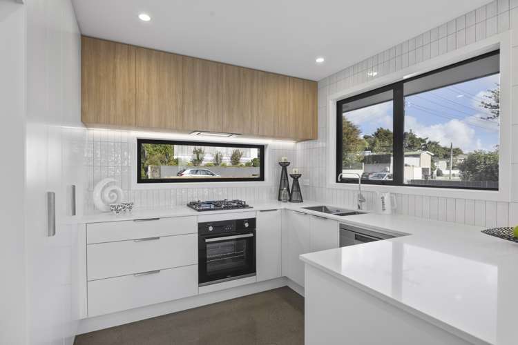 6 Burns Street Westown_13