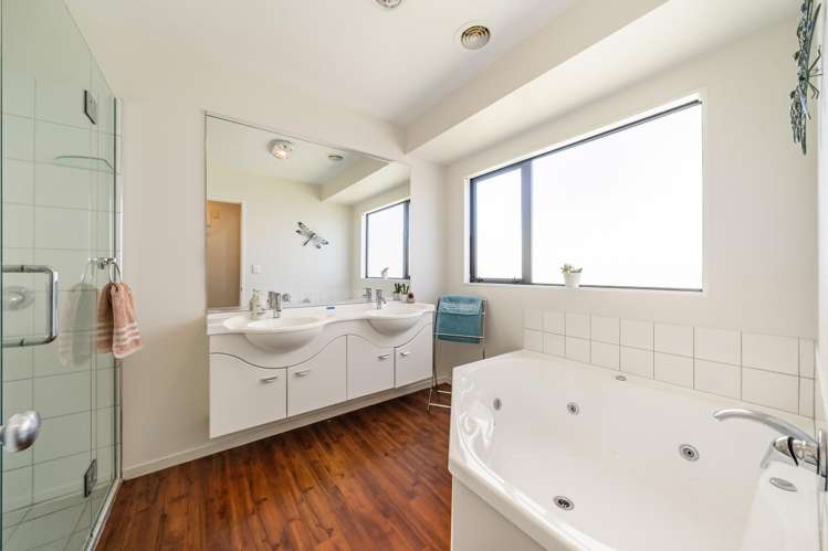 5 Ormrod Grove Riverstone Terraces_21