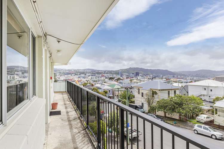 10/4 Derby Street Mount Victoria_1