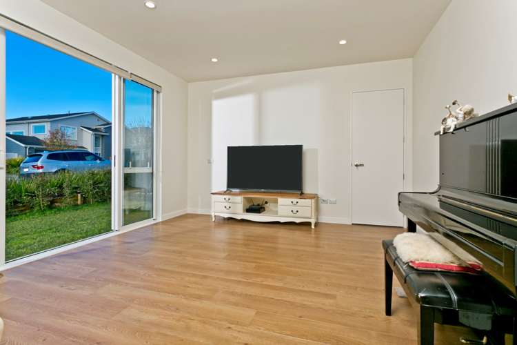 9 Tuangi Street Long Bay_9