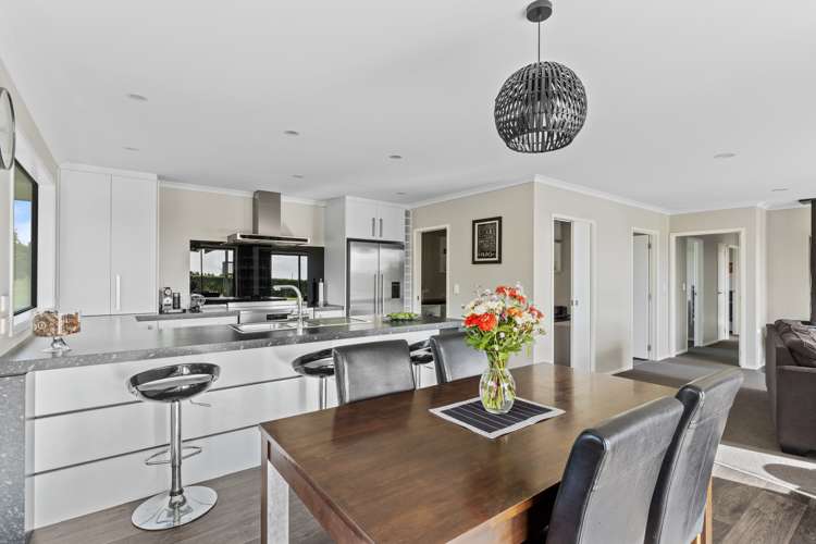 39 Kairau Road East Waitara_11