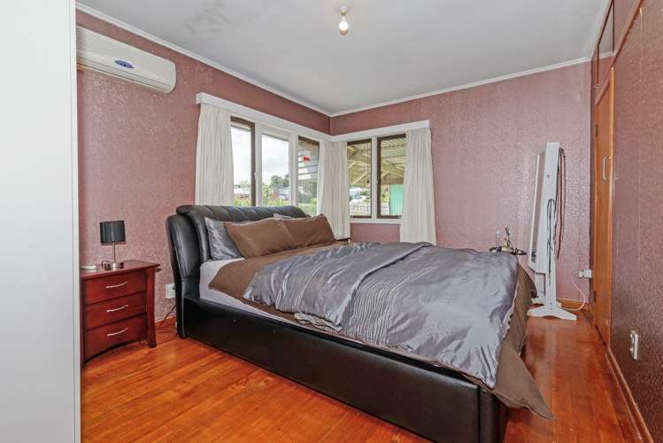 75 Roberts Road Te Atatu South_12