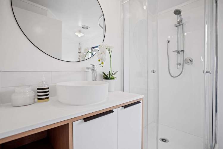 1 Hall Road Matua_13