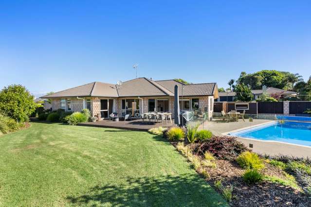 CHIC TOWN FRINGE SUPER-SPACE - POOL - SHED