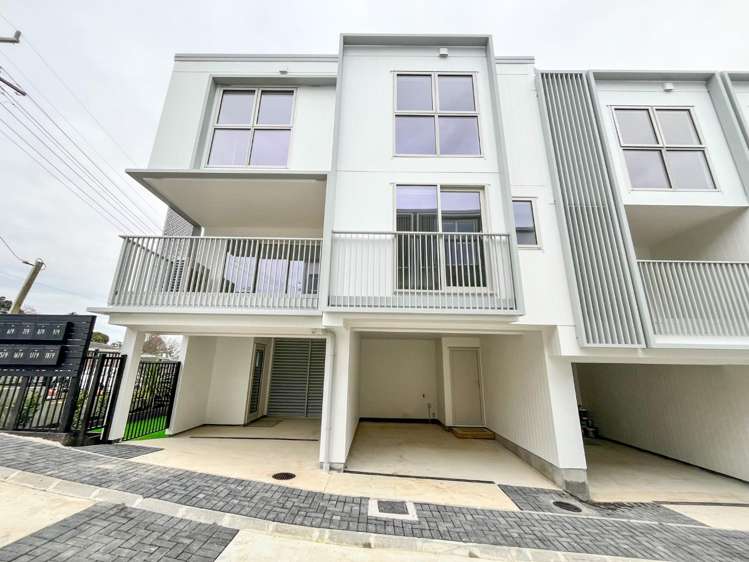 17/9 Aeroview Drive 1603_14