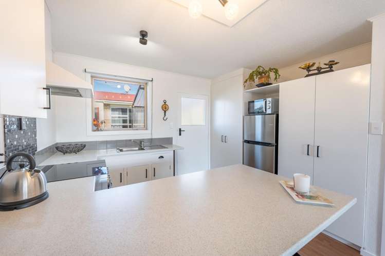 2/6 Deal Street Seaview_2