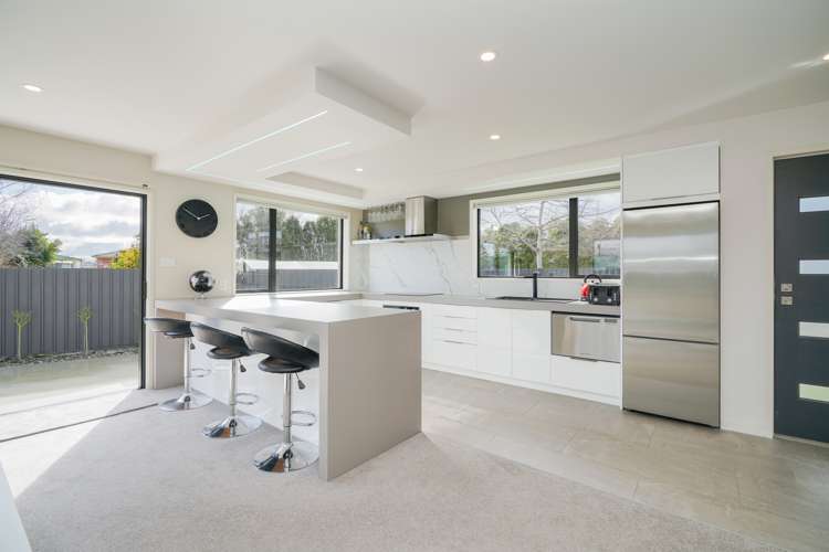 102 Findlay Road Ascot_6