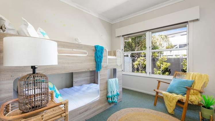 90 Oceanview Road 11229_6