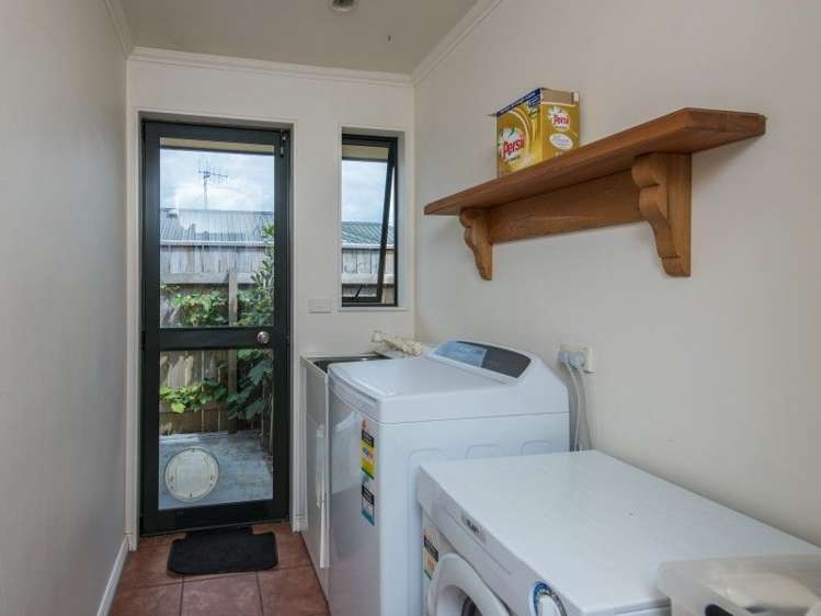 40 Kingsford Drive Stoke_19