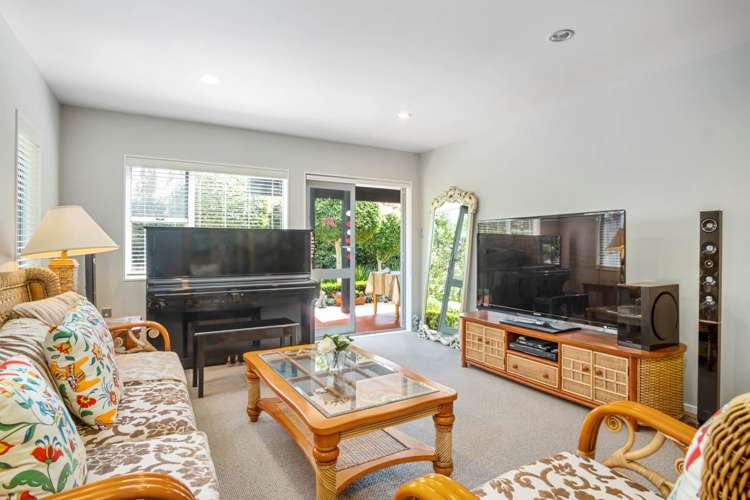 8 Oak View Terrace Schnapper Rock_16