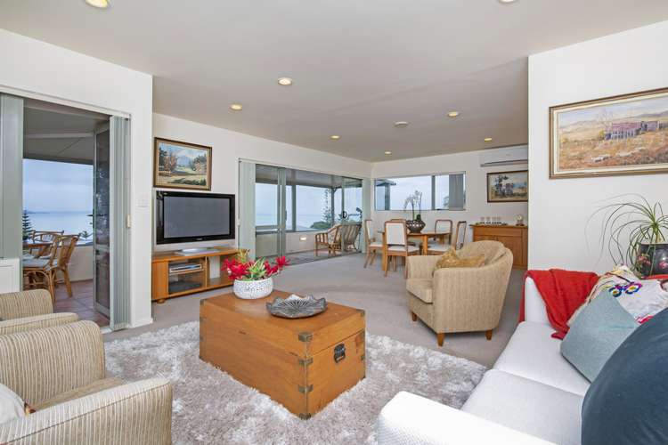 2/10 Burford Place Mellons Bay_6