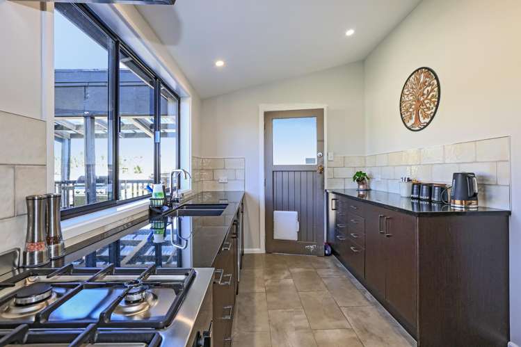 7 Longlands Road East_3