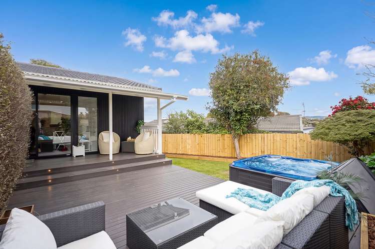 2/15 Castaing Crescent Te Atatu South_17